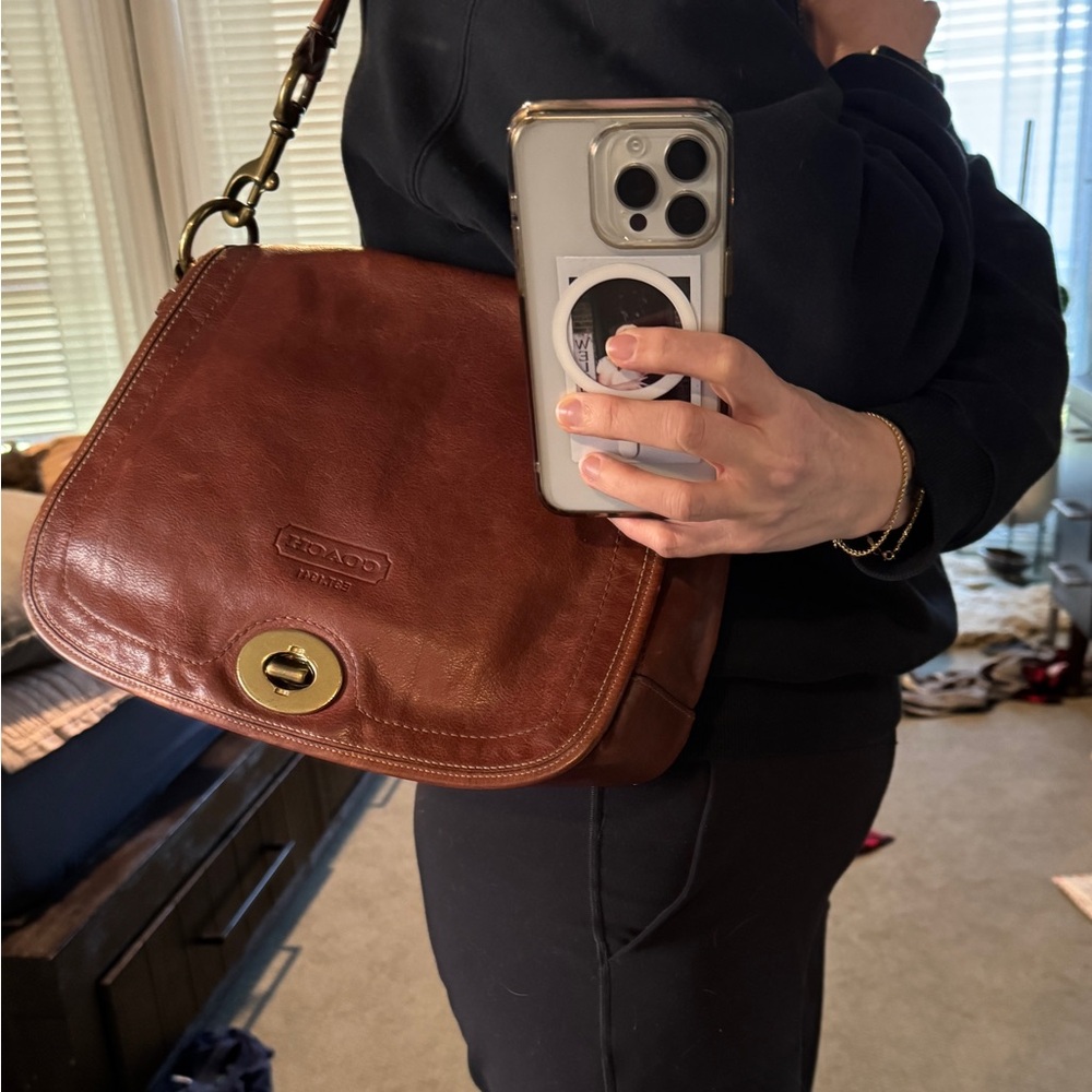 Brown Leather Shoulder Bag with Gold Clasp